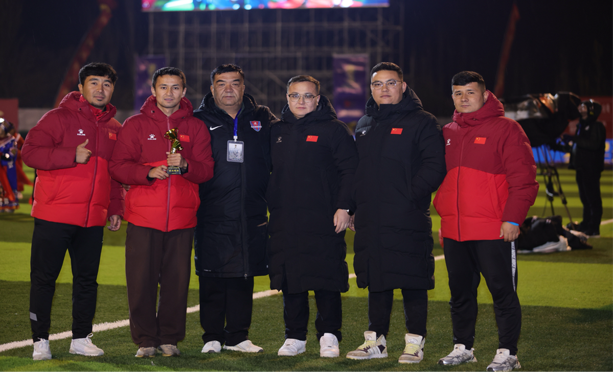 阿贾克斯青年队获得国际青年杯冠军(阿贾克斯青年队vs前进之鹰) 阿贾克斯青年队获得国际青年杯冠军(阿贾克斯青年队vs前进之鹰)