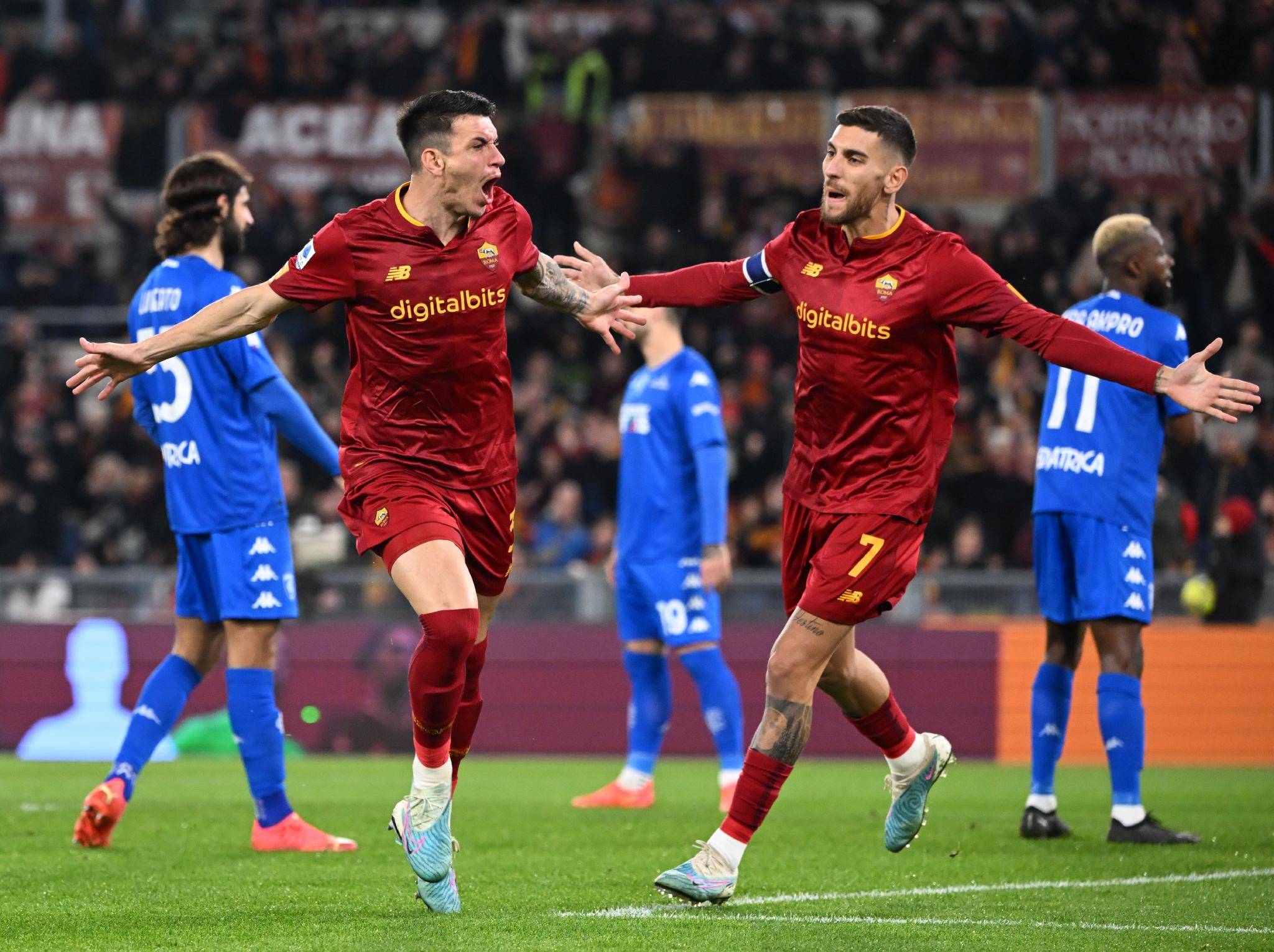 关于罗马主场胜利,球迷沸腾欢呼的信息 关于罗马主场胜利,球迷沸腾欢呼的信息