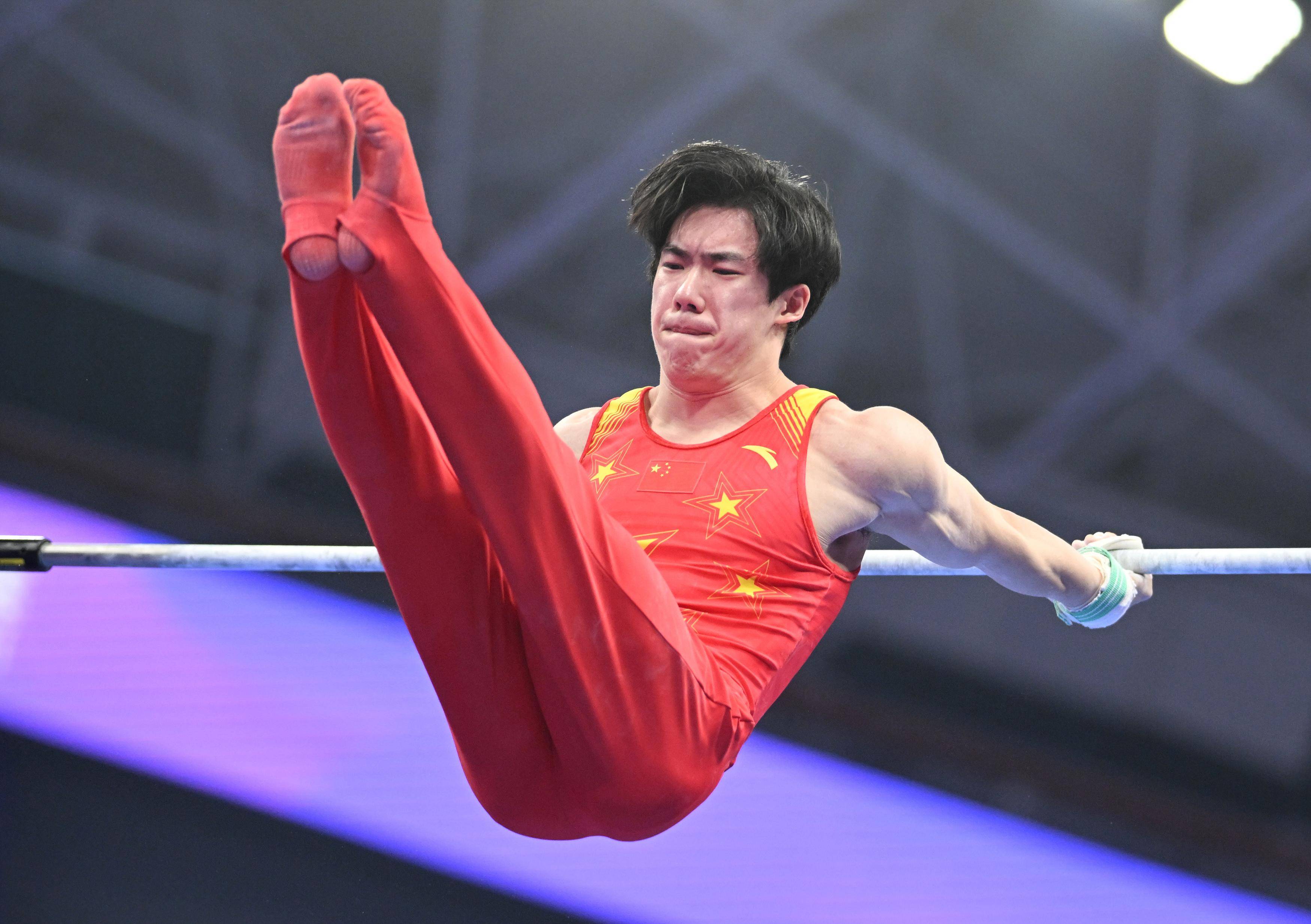 爱游戏网页版登录入口-运动员在比赛中彰显出不凡的实力(运动员在运动比赛中完成技术时所表现出的美)