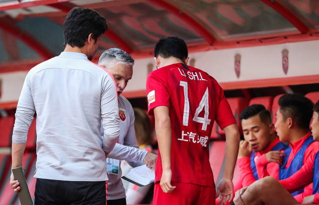 上港主教练临危受命,率队逆转走势的简单介绍 上港主教练临危受命,率队逆转走势的简单介绍