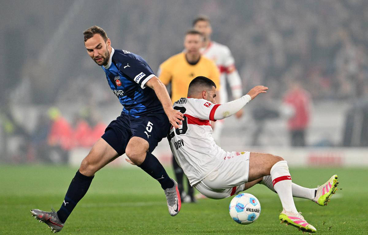 爱游戏app-斯图加特客场惨败，遭遇联赛连败(斯图加特客场惨败,遭遇联赛连败是哪一年)