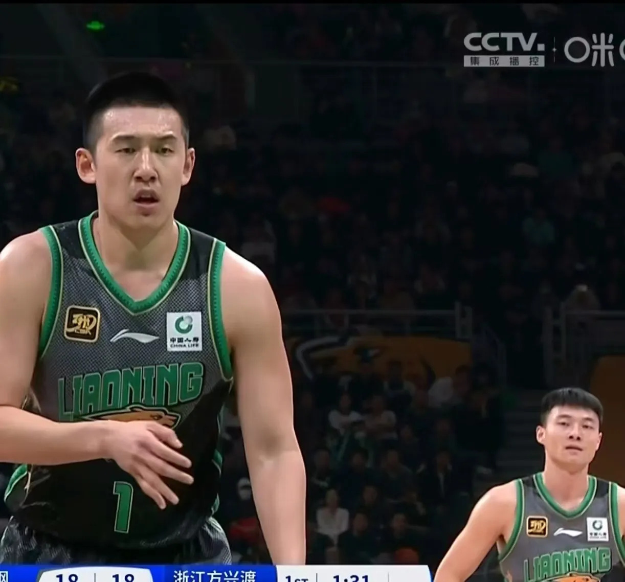 辽宁队在CBA季后赛中打出救主,被誉为教练席炸锅 辽宁队在CBA季后赛中打出救主,被誉为教练席炸锅
