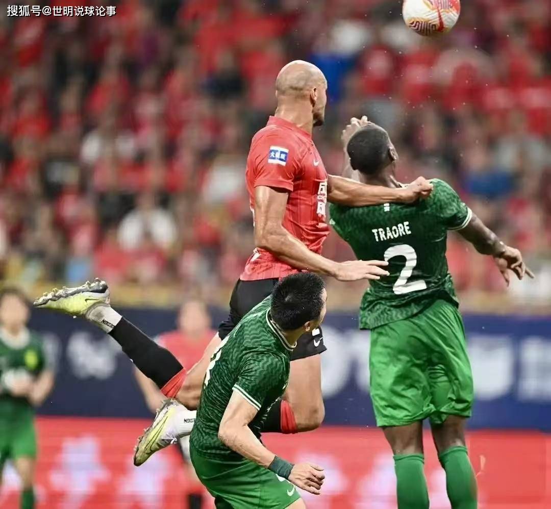 法国战平乌克兰,小组榜首之争胶着不下 法国战平乌克兰,小组榜首之争胶着不下