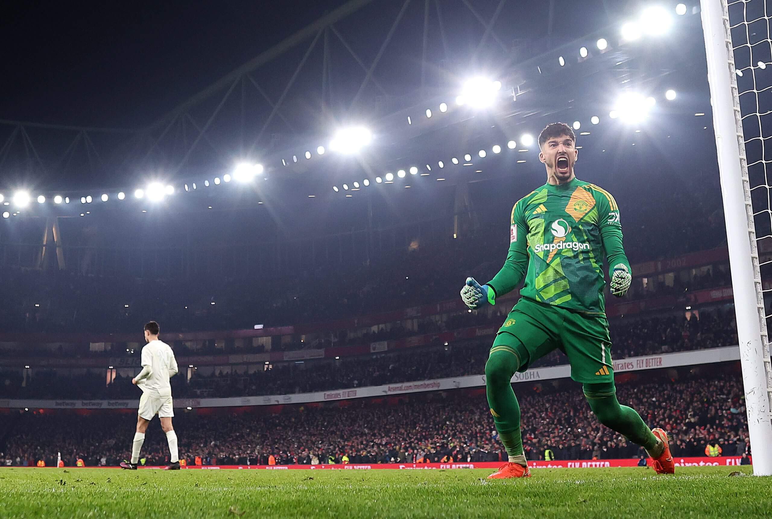 阿森纳又输球!球迷愤怒抗议的简单介绍 阿森纳又输球!球迷愤怒抗议的简单介绍