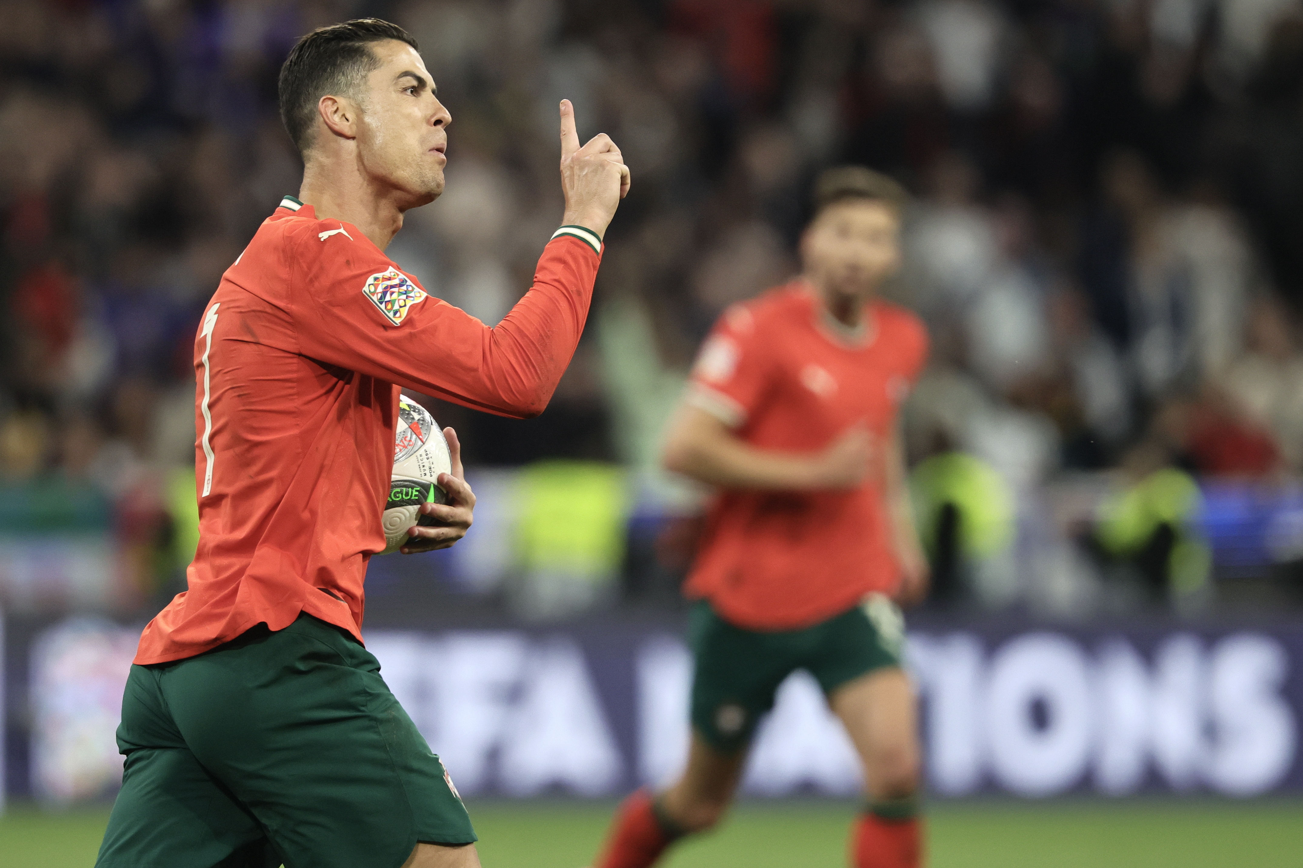 爱游戏入口-葡萄牙队独领风骚，追赶梦幻的简单介绍