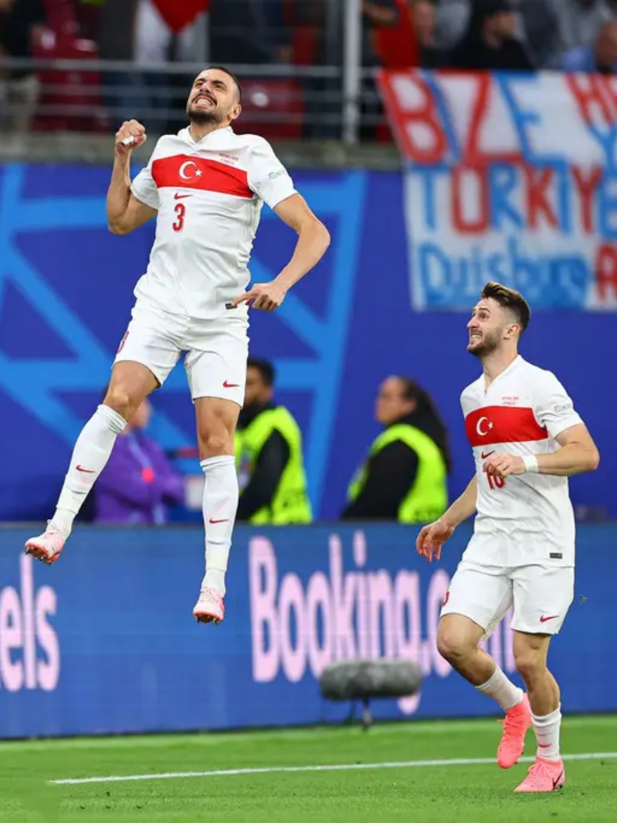 爱游戏入口-荷兰队球员表现抢眼打造强硬攻击阵容的简单介绍