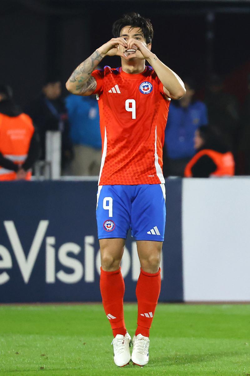 玻利维亚足球明星战胜伤病复出的简单介绍 玻利维亚足球明星战胜伤病复出的简单介绍