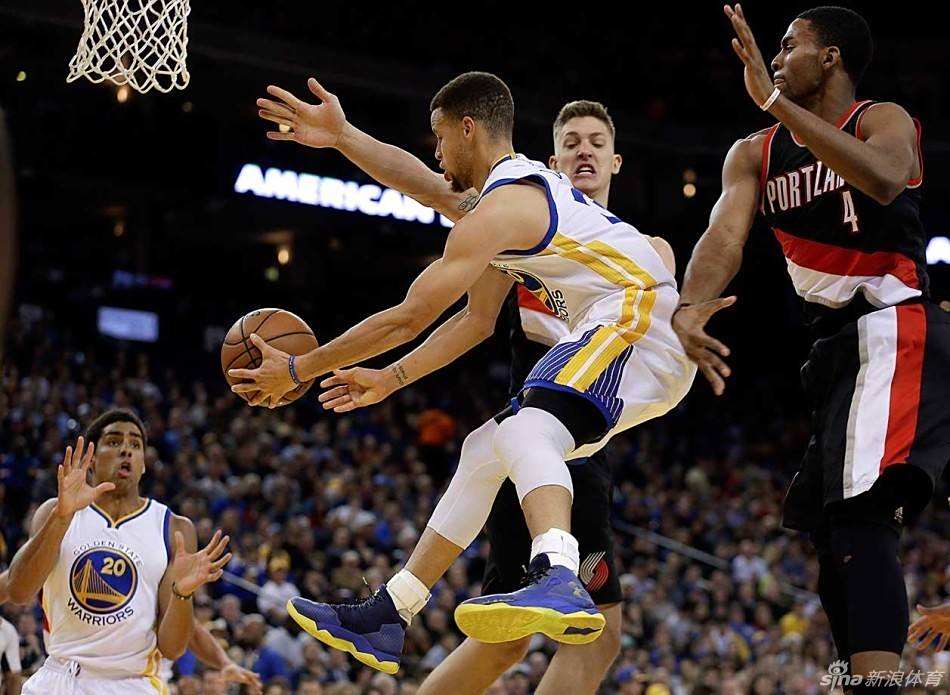 爱游戏官方入口-开拓者队落后一盘，恐将遭遇淘汰！