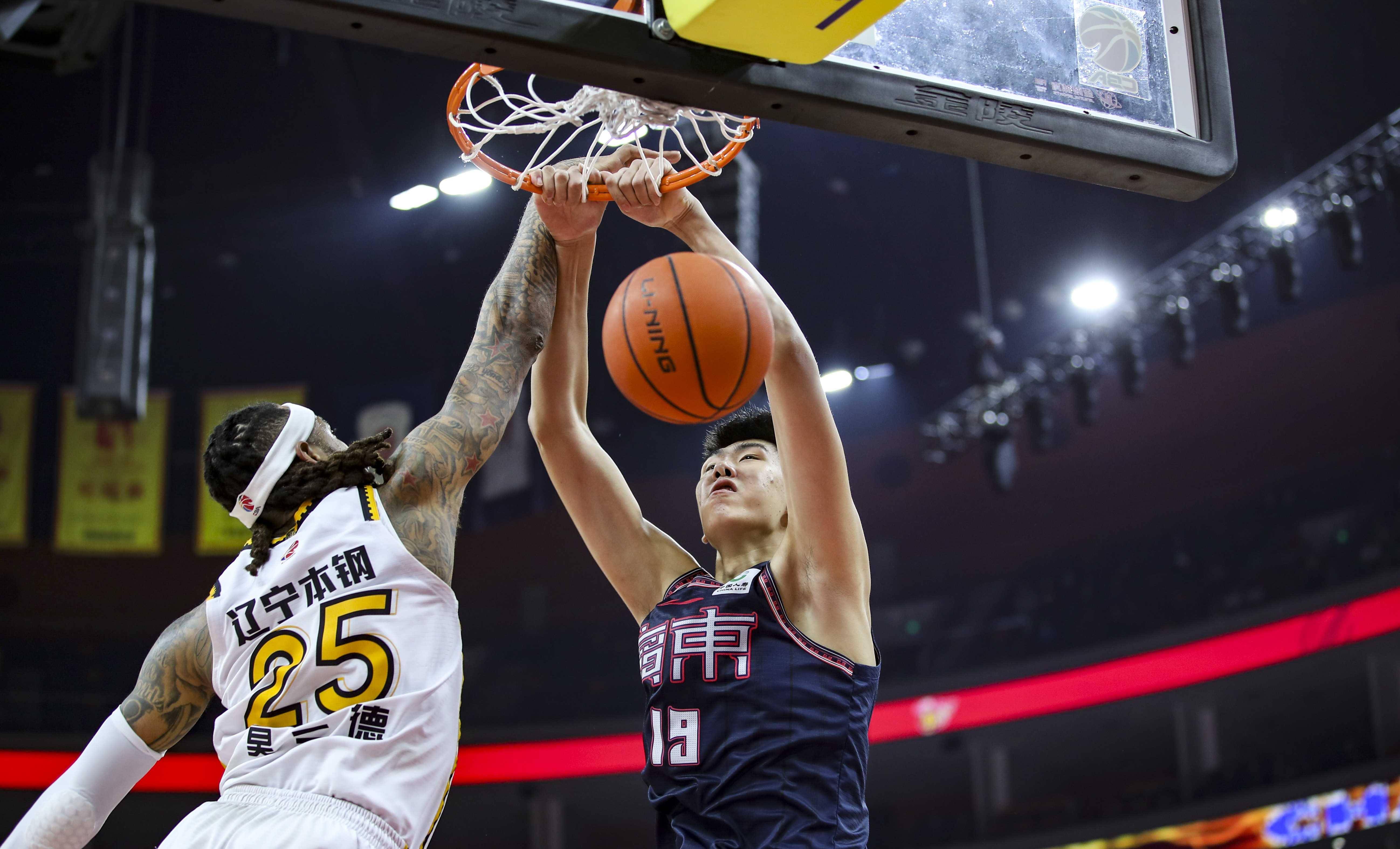 爱游戏官网入口-篮球比赛中的一幕幕精彩瞬间感动人心