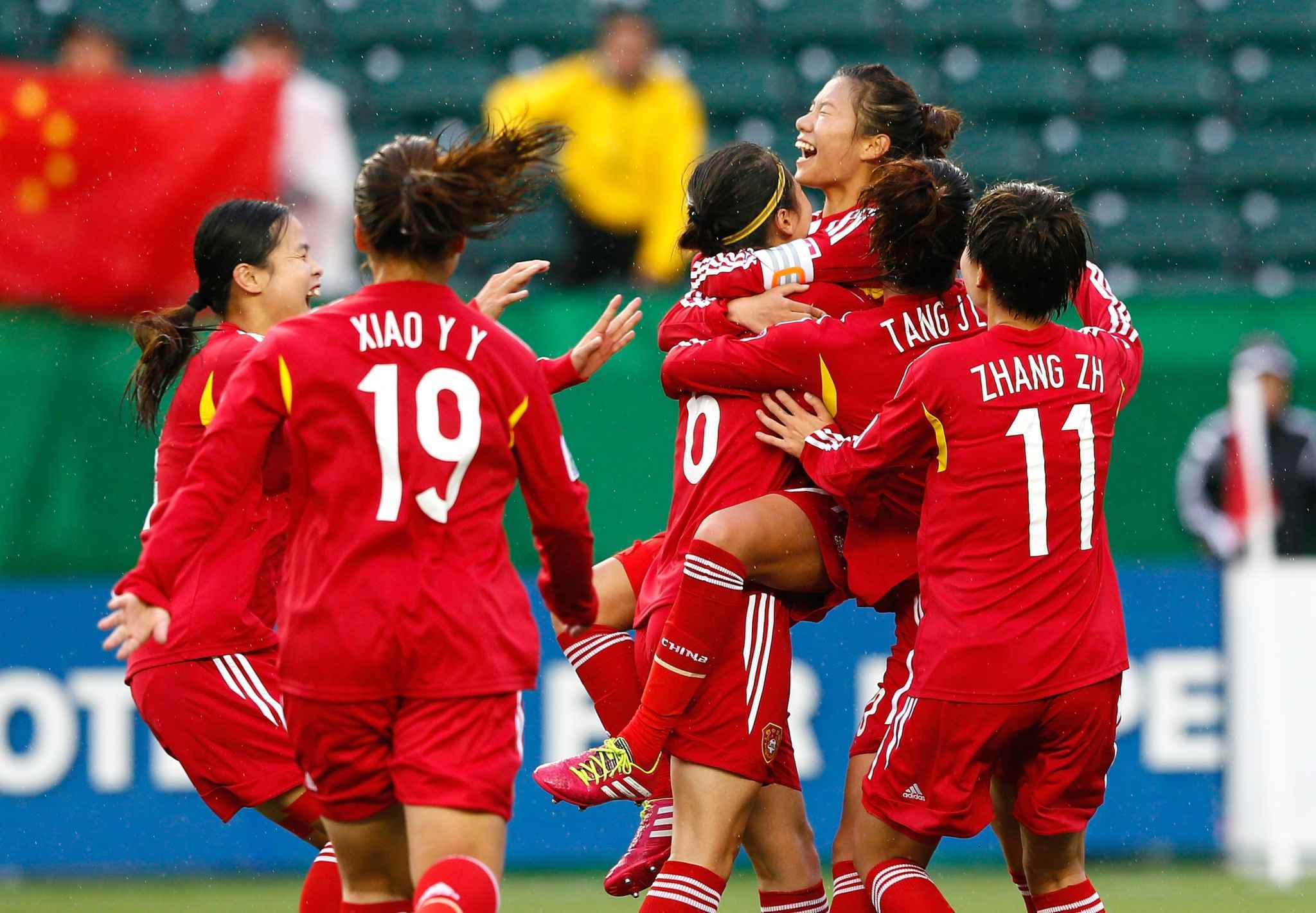 壮观场面！国际女足联赛总冠军产生