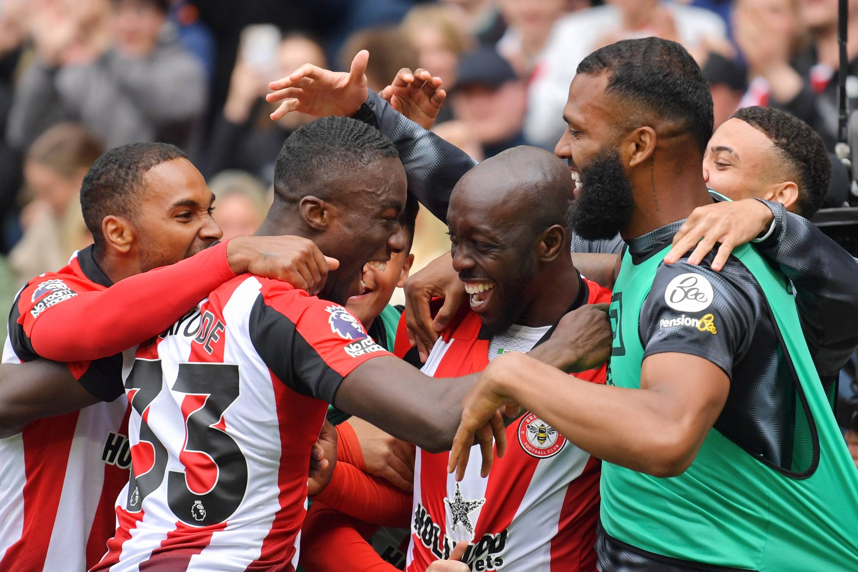 曼联客场不敌沃特福德三连败引发球迷不满 曼联客场不敌沃特福德三连败引发球迷不满